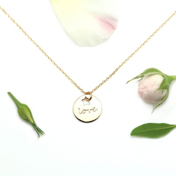 collier fantaisie darling medaille love chez Poisson Plume