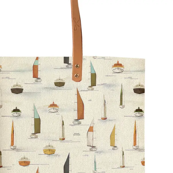 Zoom Tote bag en coton et ansens en cuir motif voiliers de chez Maison Baluchon chez Poisson Plume