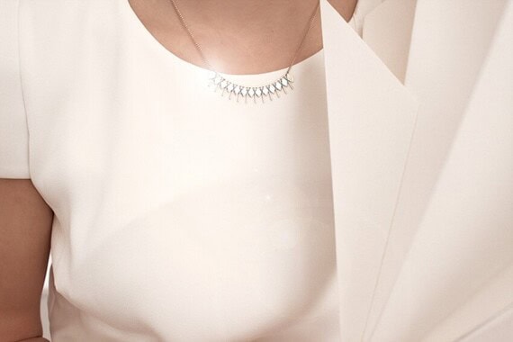 Collier de créatrice doré et bleu