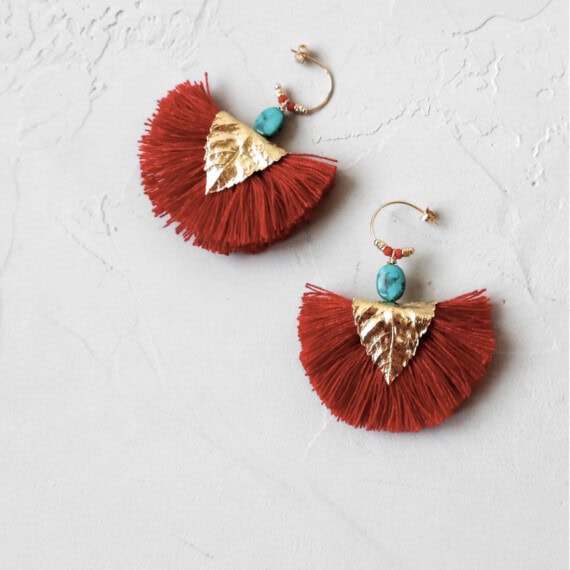 Boucels d'oreilles de la créatrice Elise Tsikis, à découvrir chez Poisson Plume bijoux