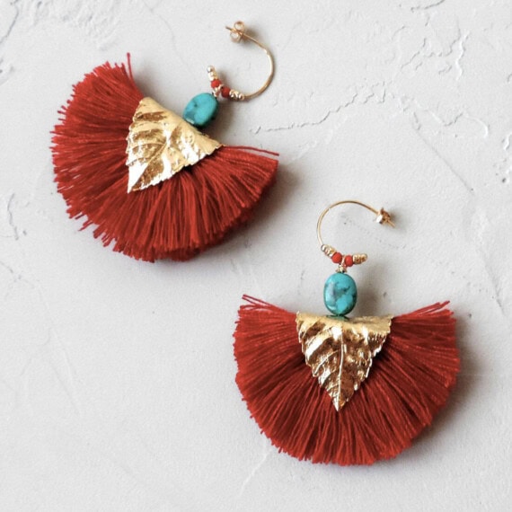Les boucles d'oreilles de haute fantaisie, made in france, conçues par Elise Tsikis. Chez Poisson Plume