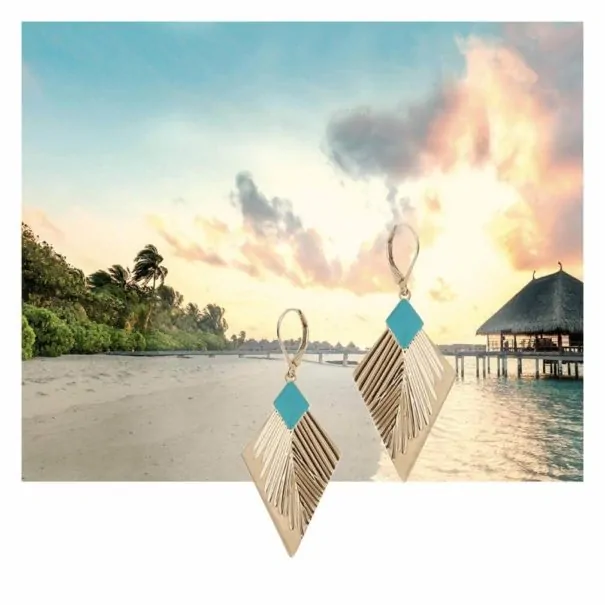 Boucles d'oreilles inspiration maldives de la créatrice Laëti Trëma, en vente chez Poisson Plume bijoux