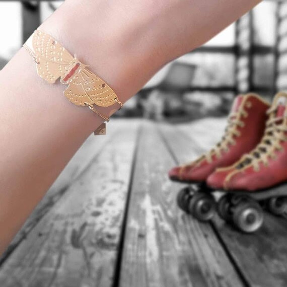 Bracelet fantaisie de créatrice, brodé à la main. Chez Poisson Plume bijoux.