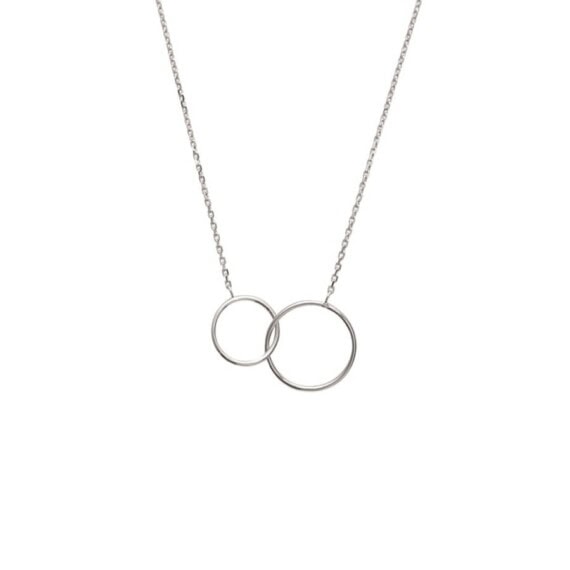 collier fantaisie fin en argent, deux anneaux entrelacés, chez Poisson Plume.