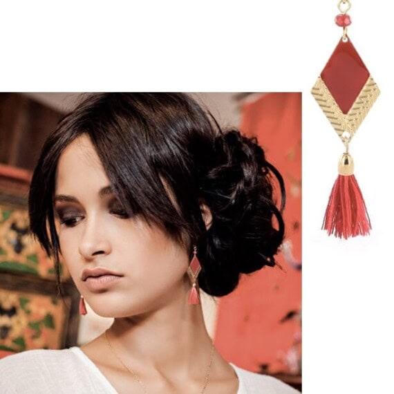 boucles de haute fantaisie avec pompon, couleur bordeaux et doré