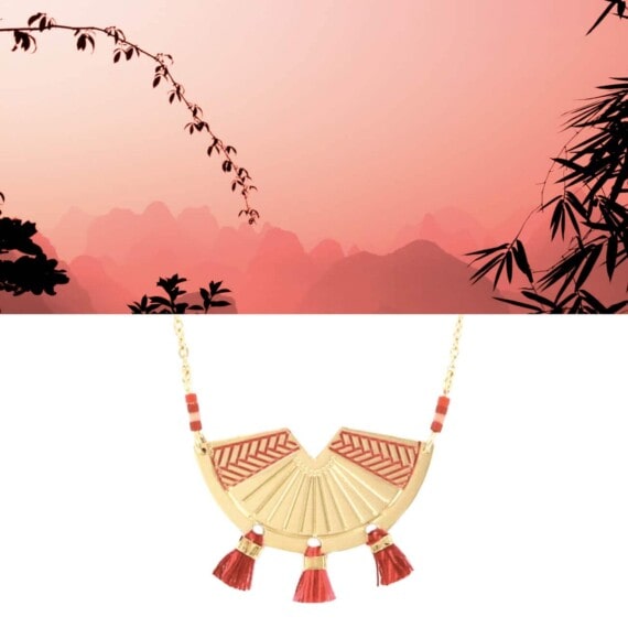 Collier ethnique pompon bordeaux. ENvente chez Poisson Plume