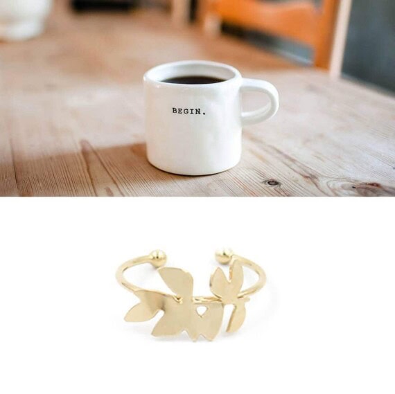 Bague de créateur motif feuille de frêne, chez Poisson Plume bijoux