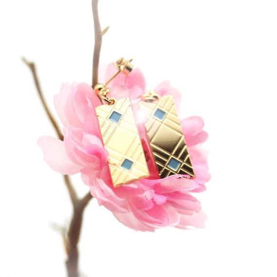 boucles d'oreilles pendantes resine bleue