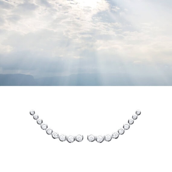Boucles contours d'oreillles en argent et brillants