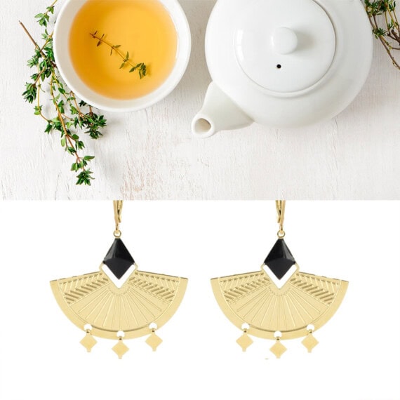 boucles d'oreilles pendantes dorées et noir chez Poisson Plume.