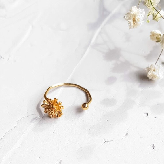 Bague fine dorée fleurs Marguerite par Elise Tsikis