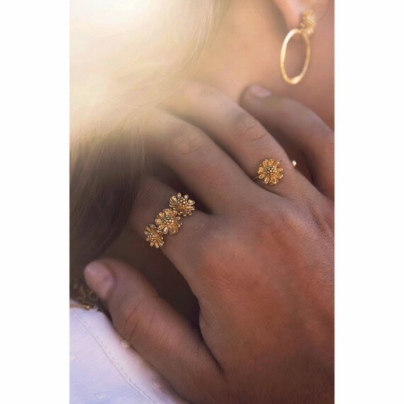 Bague fine dela collection Marguerite, par Elise Tsikis