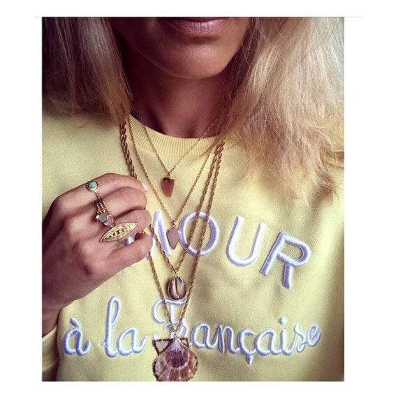 bijou sautoir coquillage rose condao de la marque dear charlotte