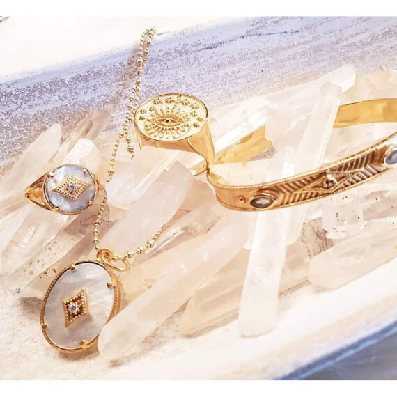 Bijoux Leticia Ponti dorés et nacre