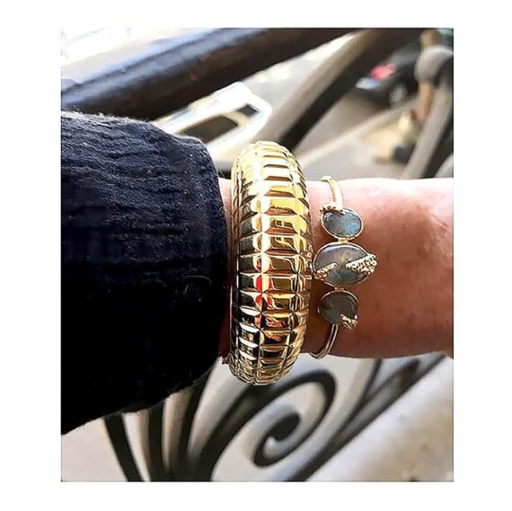 Jonc doré à l'or fin avec trois pierres labradorite