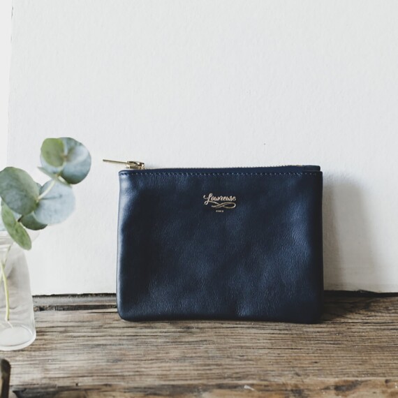 POrte-monnaie dada en cuir bleu nuit de Louvreuse chez Poisson Plume