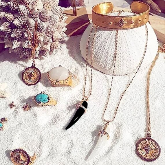 Bijoux mulettes porte-bonheur de Leticia Ponti, Chez Poisson Plume bijoux