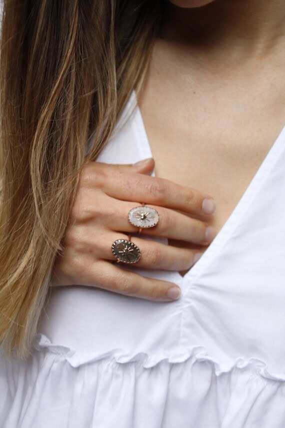 Collection de bagues Amulet pierre Labradorite par Alexiane Bijoux chez Poisson Plume bijouterie