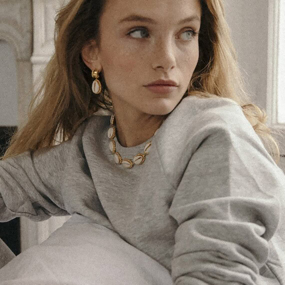 boucles Elise Tsikis chez Poisson Plume