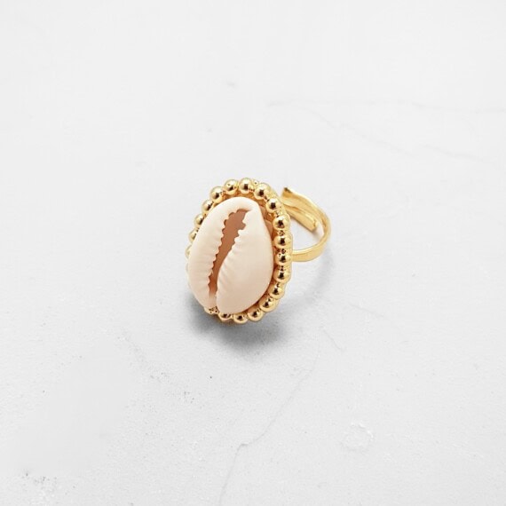 Bague Cauri Liosa en plaqué or, dans la bijouterie Poisson Plume