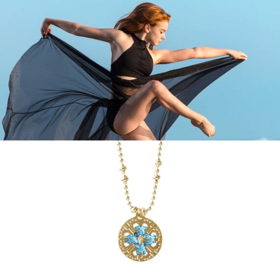 Collier médaille de créateur bleu azur idéal. Exclusivité Poisson Plume.