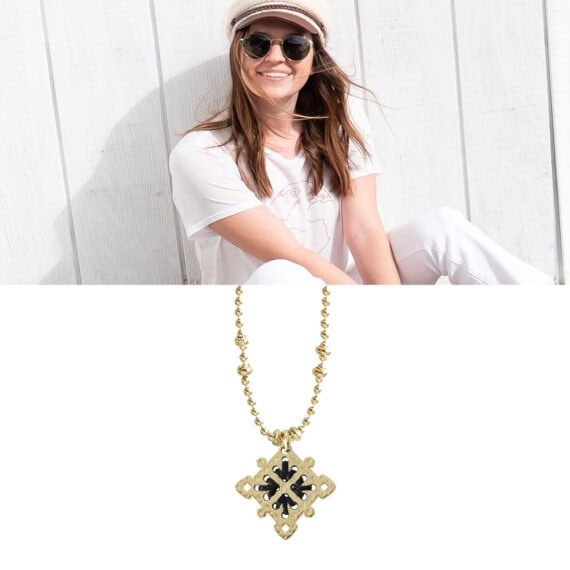 Collier mdéaille de créateur colima noir chez poisson plume