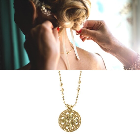Collier medaille dorée de créateur or gold