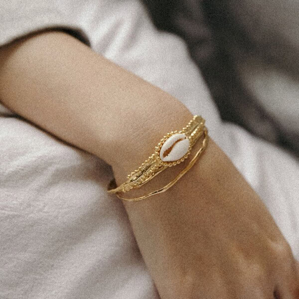 Bracelet de créateur coquilage cauri été