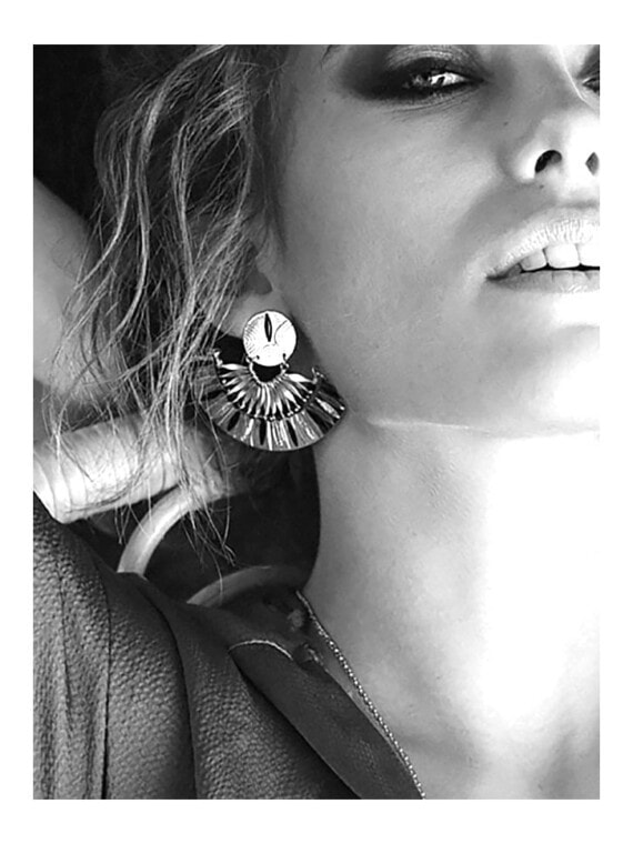 grandes boucles d'oreilles de créateur NB