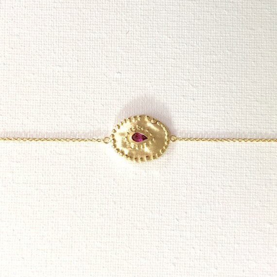 Bracelet de créateur médaille ovale Vrine Rhodolite chez poisson plume bijoux