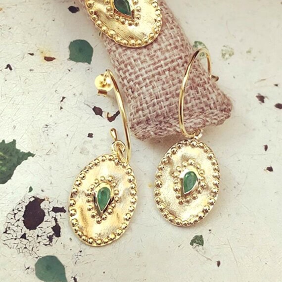 boucles d'oreilles médailles ovales verine emeraude - Louise hendricks chez poisson plume bijoux