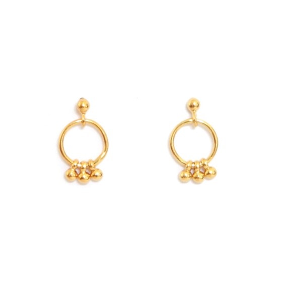 Petites Boucles d'oreilles grelots dorees