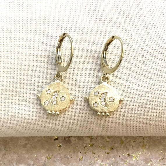 Petites boucles d'oreilles lune chez poisson plume bijoux