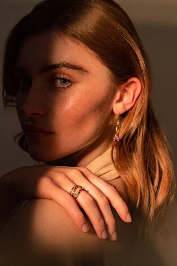 Bague grenat alang femme laeti trema chez poisson plume