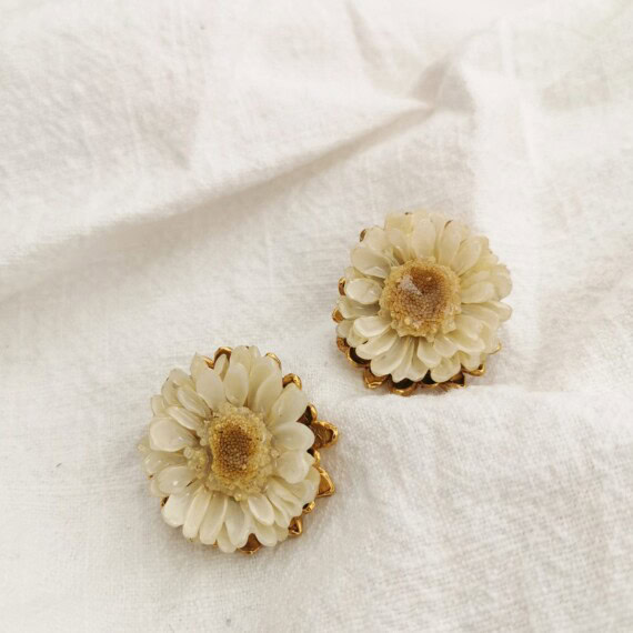 boucles melonne white fleurs elise tsikis