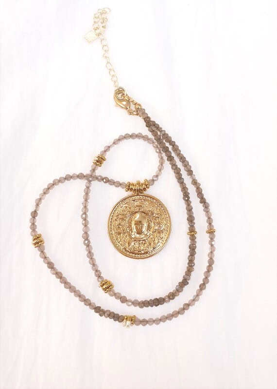 collier bouddha labradorite leticia ponti chez poisson plume