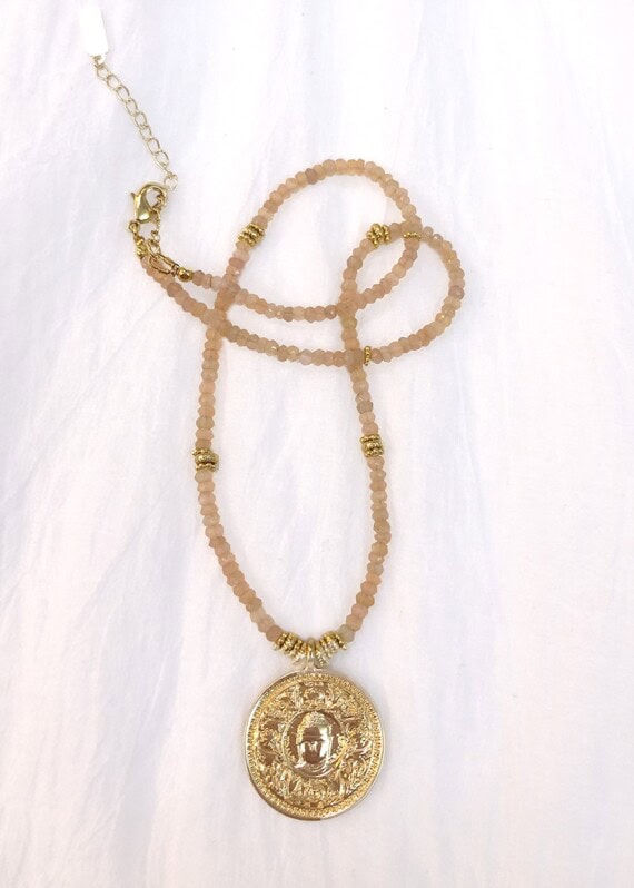 sautoir bouddha pierre de lune rose leticia ponti chez poisson plume bijoux