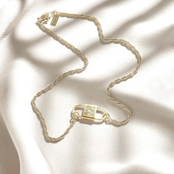 collier thaïs étoile chez poisson plume bijoux