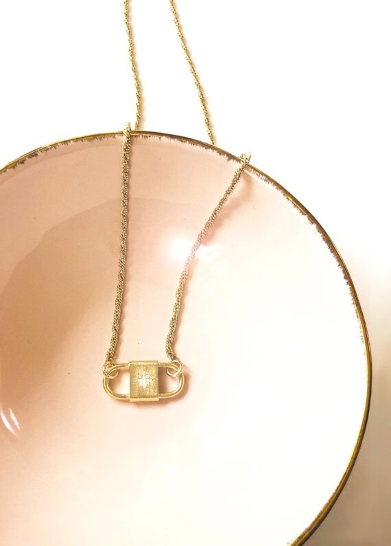 collier thaïs étoile chez poisson plume bijoux