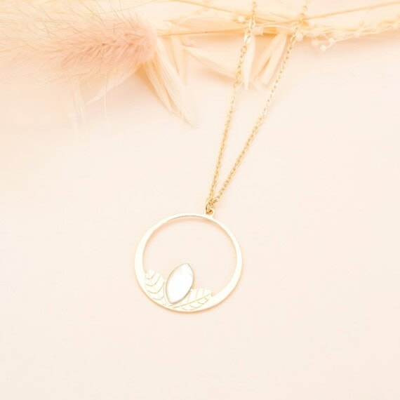 collier clematite nacre