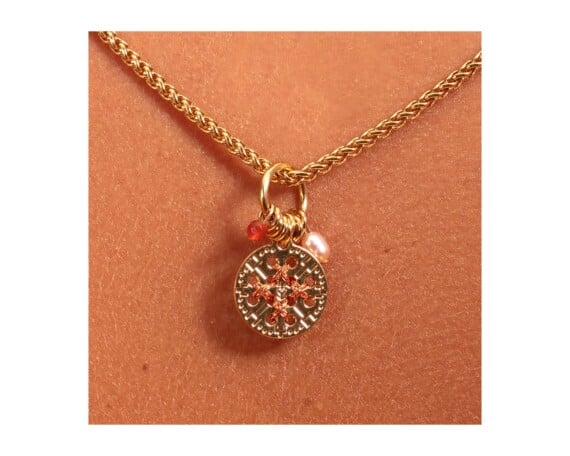 collier amulette chez poisson plume bijoux