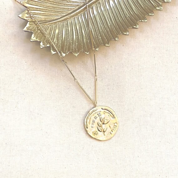 Collier médaille shirine nature feuillage