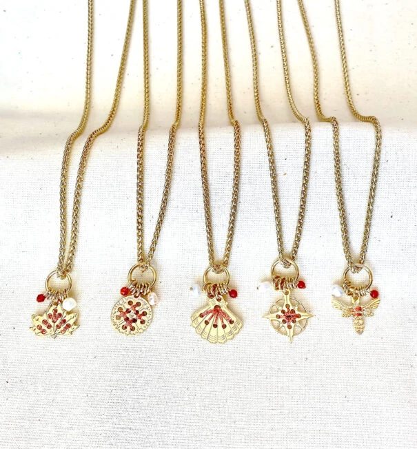 colliers amulettes cuivrees chez poissonplume bijoux