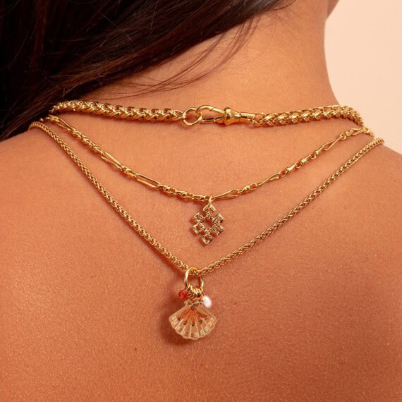 collier amulette coquillage CE