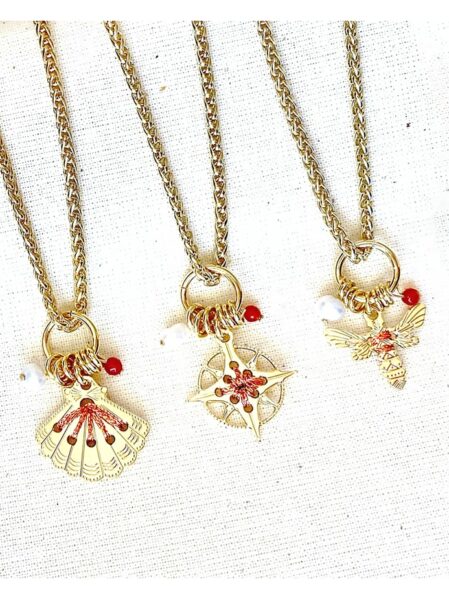 colliers amulettes cuivrées chez poissonplume bijoux