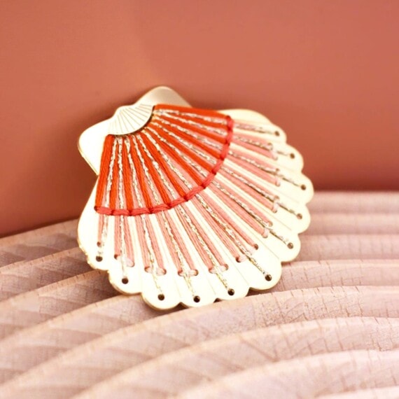 broche coquillage éventail
