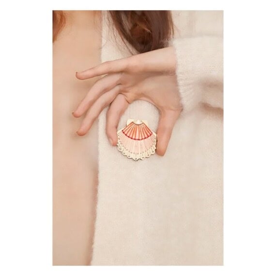 broche coquillage éventail