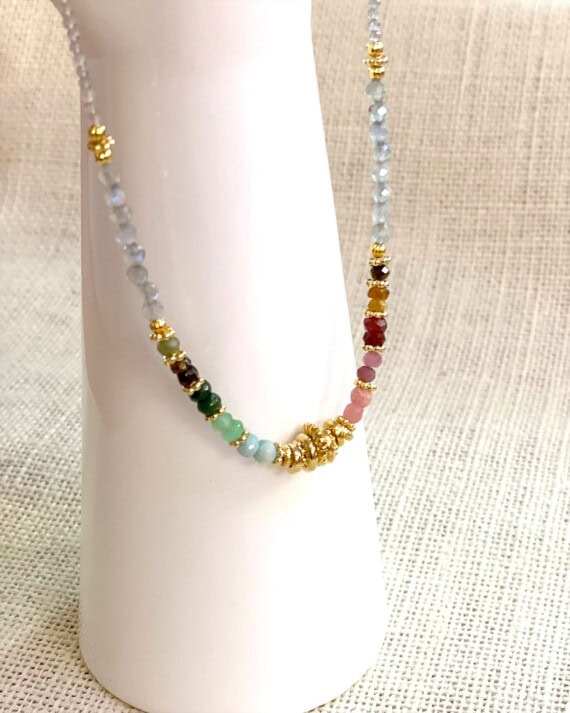 collier frida rainbow chez poissonplume bijoux