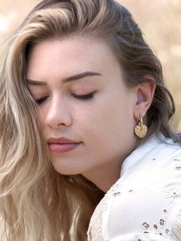 boucles d'oreilles cœur Linda - créoles dorées femme zoom