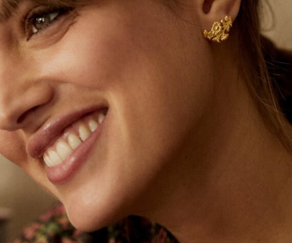 boucles d'oreilles Stolli contours d'oreilles fleurs
